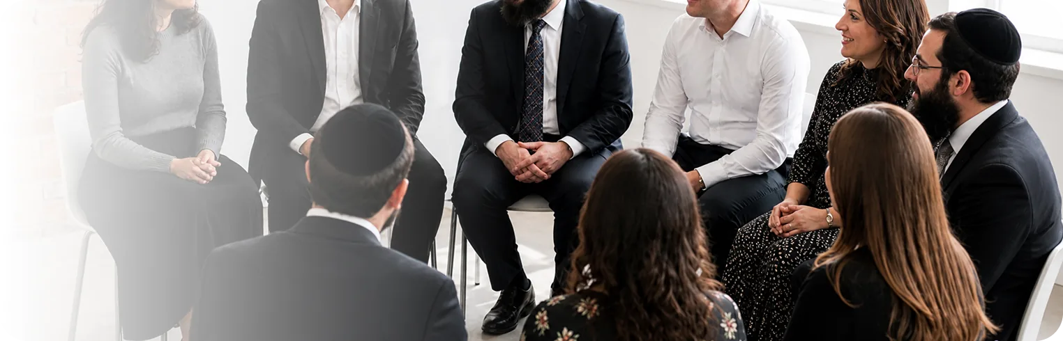 Mediators in a training session, seated in conversation